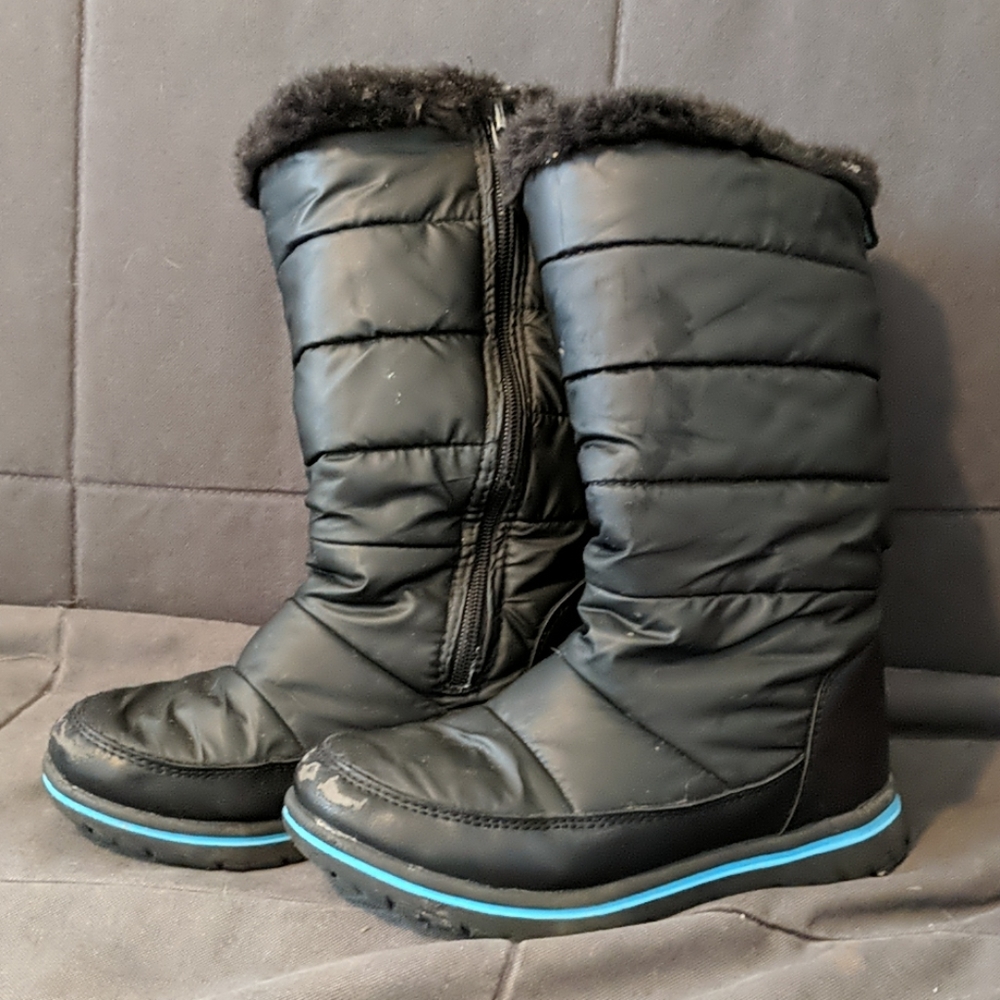 Faux fur top snow boots